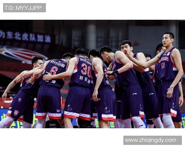 CBA新疆队与广州队激战正酣谁能在这场对决中笑到最后